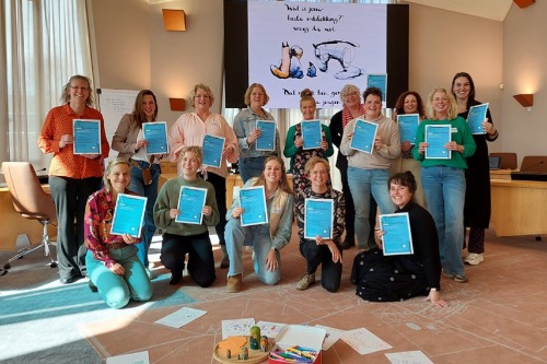 Telefoon met mailtjes icoontjes